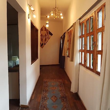 אבידג'אן Bushman Cafe Hotel מראה חיצוני תמונה