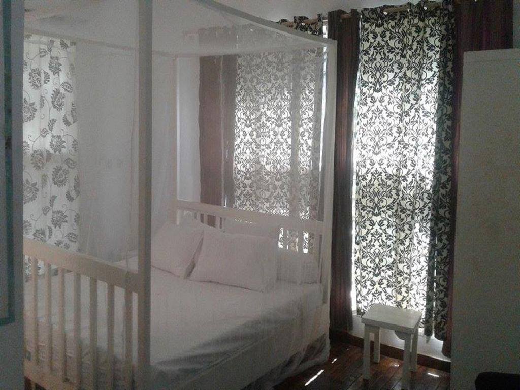 אבידג'אן Bushman Cafe Hotel מראה חיצוני תמונה